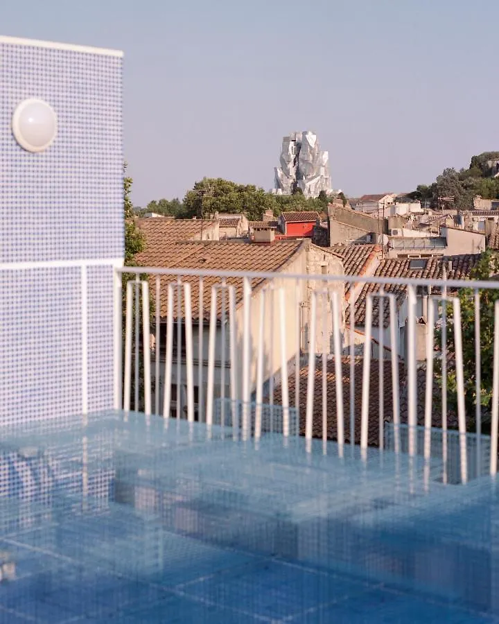Hotel Present - 200M Des Arenes D'Arles - Encore Mieux 3*, Arles