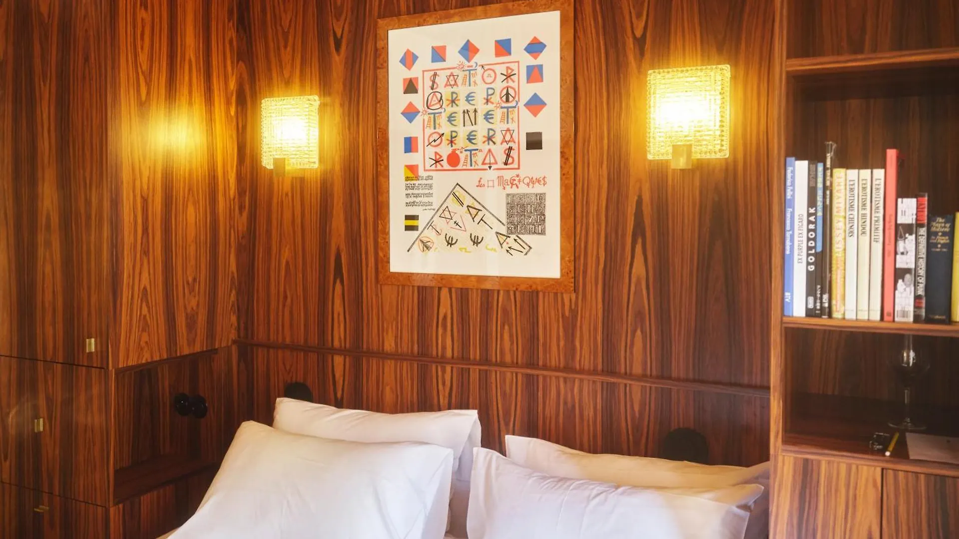 Hotel Present - 200M Des Arenes D'Arles - Encore Mieux