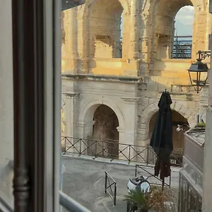 In Arles: De L'amphitheatre Appartement